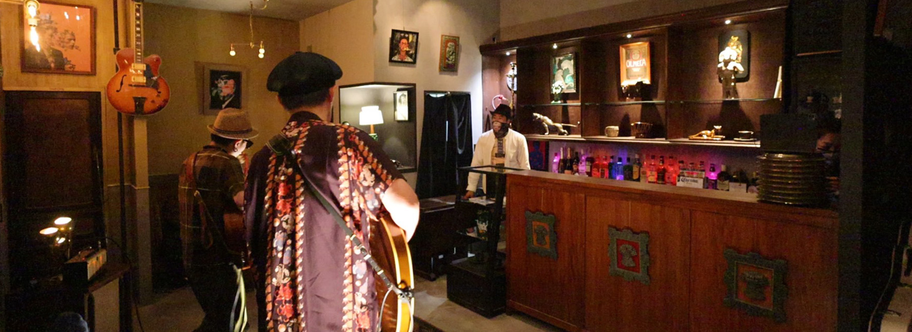 RADIO PARAISOでは多くのミュージシャンがライブを開催